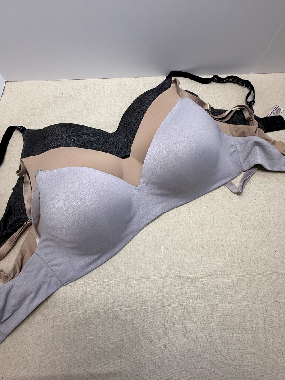 Bundle 3 Victoria's Secret T-Shirt Bras 34DDD Black, Grey & Nude, No Wire LOT